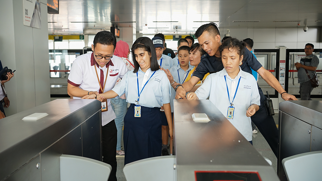 Kunjungan Sekolah Shining Stars 